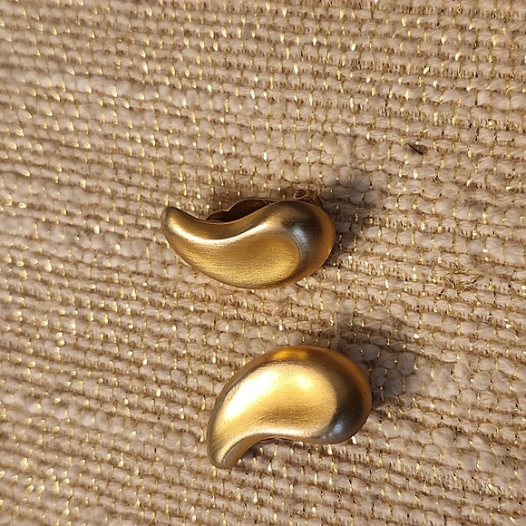 Givenchy Vtg Chunky Teardrop Earrings  Clip ons, Rare vintage - Picture 8 of 12